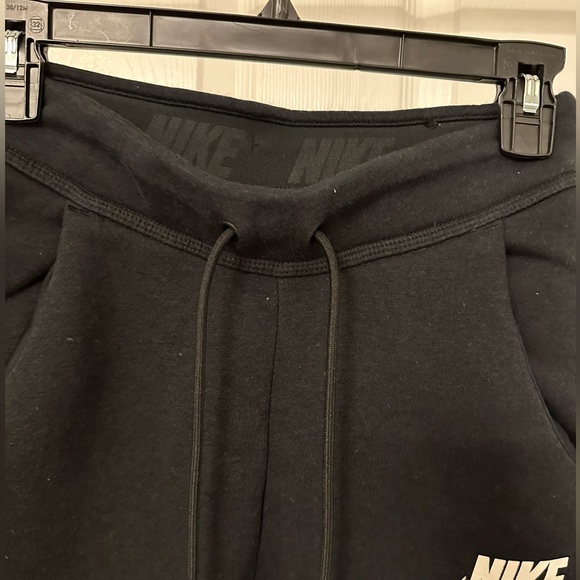 Nike Women’s Fleece Sweats: Size XS - Picture 3 of 7